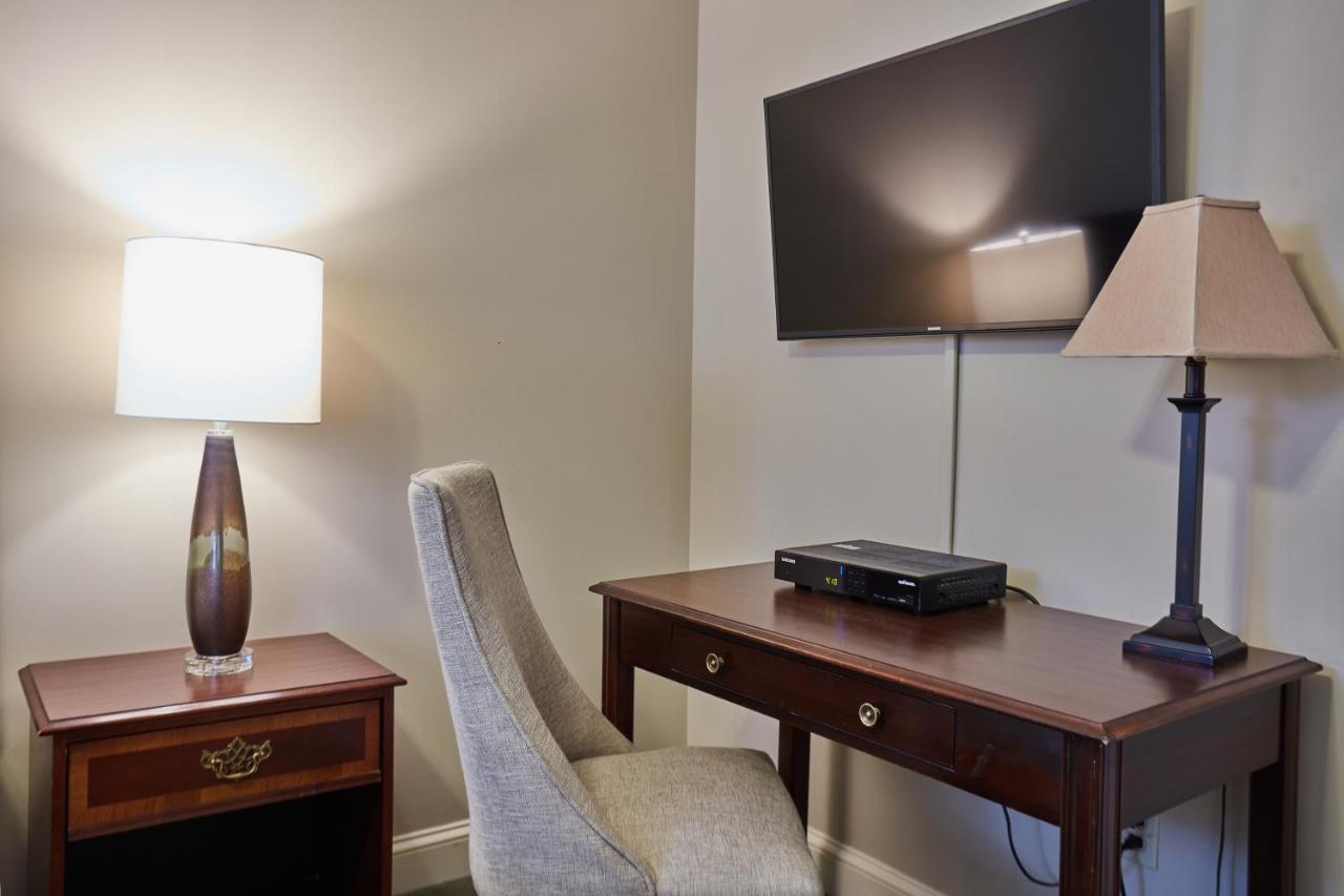 The At Longshore 3*