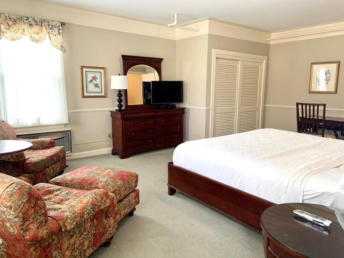 The At Longshore Westport