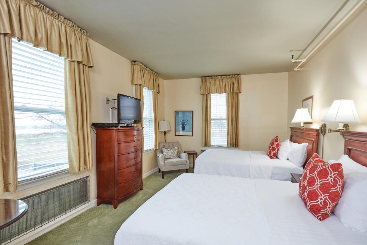 The At Longshore 3* Westport